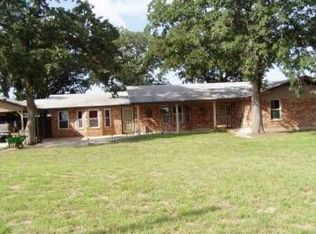 368 Mundine Rd, Elgin, TX 78621