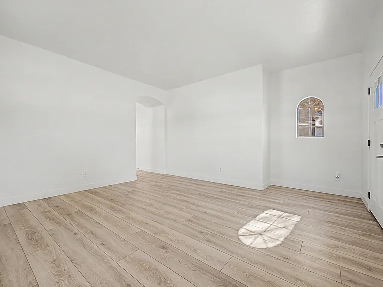 3533 E Joseph Way — Photo 8