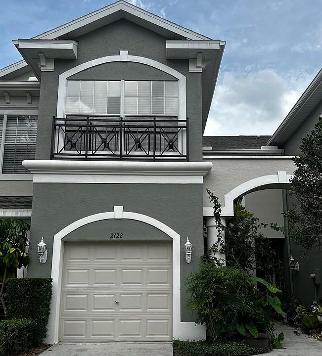 1st image of 2128 Park Crescent Dr