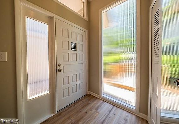 3rd image of 214 Lamplighter Cir