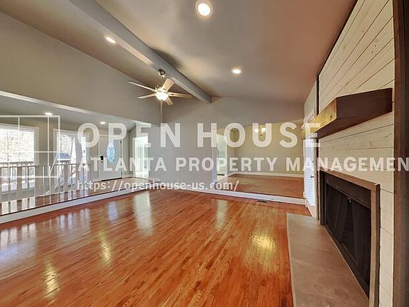 4th image of 2453 Lorrie Dr