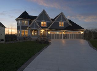 375 Riverside Cir, Anoka, MN 55303