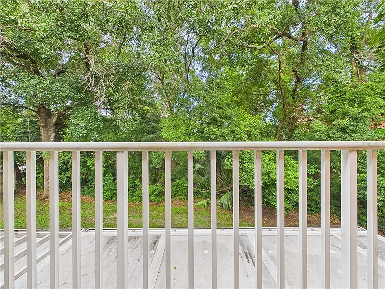 11239 Cedar Hollow Ln — Photo 20