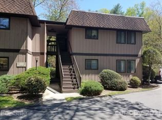 3 Lake Dr APT A2, Hendersonville, NC 28739