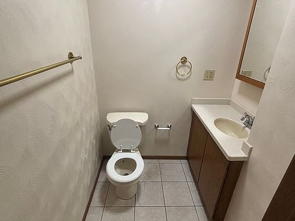 4th image of 216 Woodcock Dr