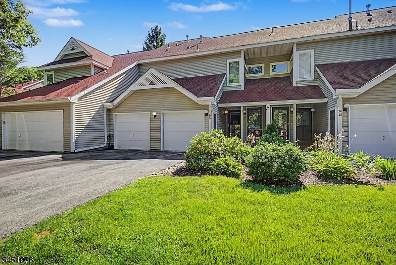 2 bed, 2.5 bath, $2,750 — Photo 2