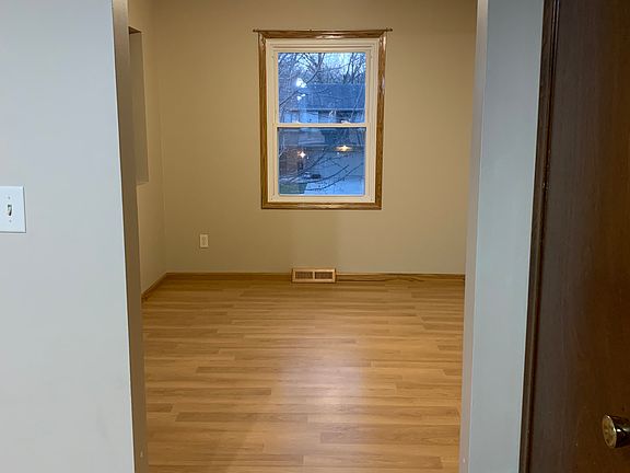 5th image of 3108 Leawood Dr