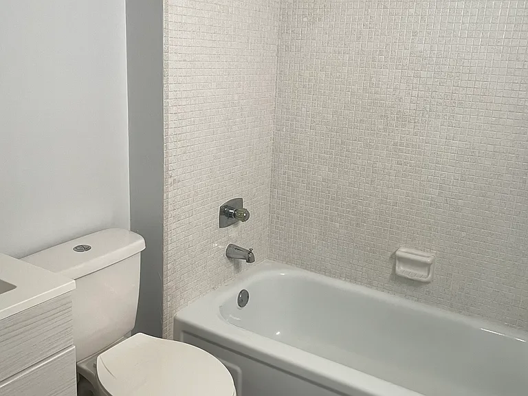 114 Royal Park Dr #2A — Photo 13