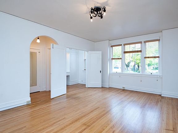 4th image of 3562 SE Harrison St APT 07