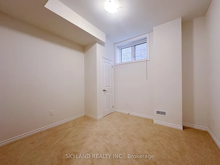 33 Del Ray Cres #LOWER — Photo 6