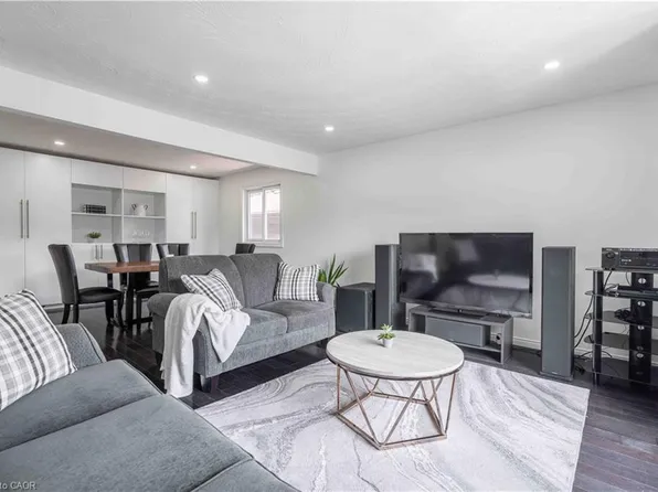 1262 Upper Gage Ave, Hamilton, ON L8W 1E4