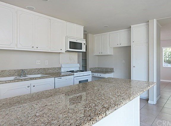 3rd image of 228 N Ashwood Ave