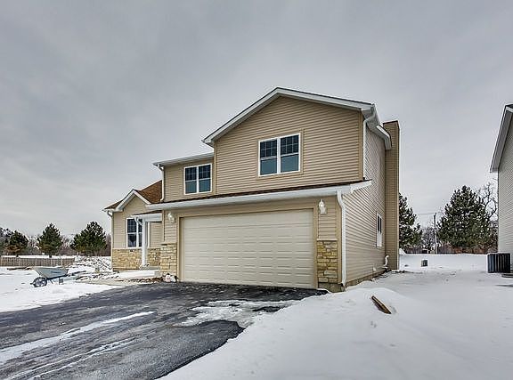 3rd image of 2410 Phillip Dr