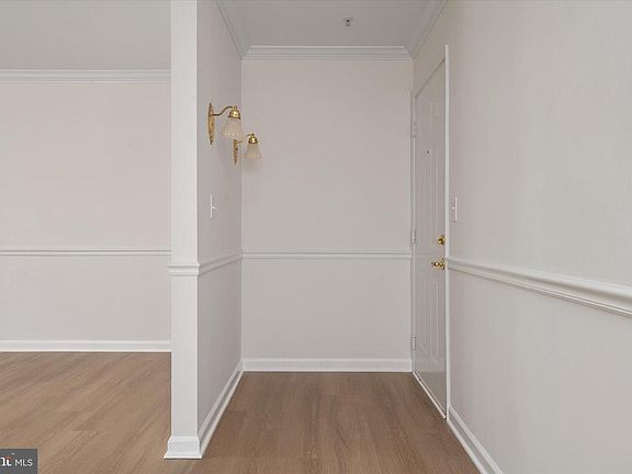 3rd image of 302 Blue Water Ct Unit 103