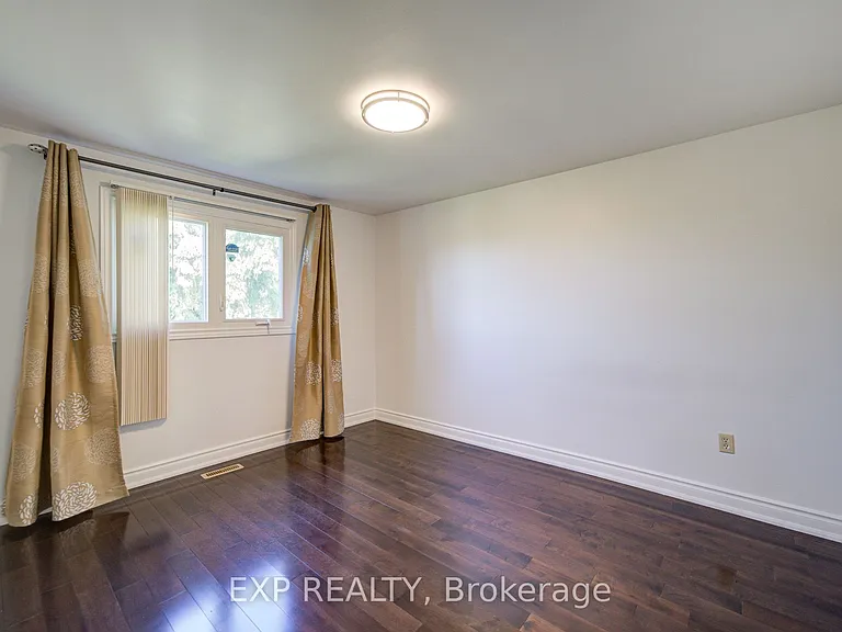 82 Muirlands Dr — Photo 18