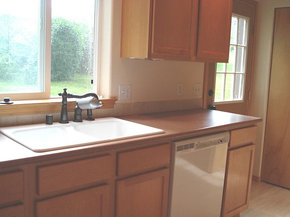 4th image of 1105 Fruitland Dr