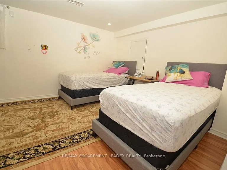 490 Grey St E #23 — Photo 10