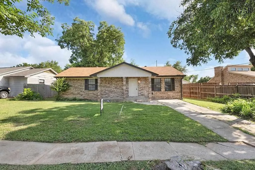 3 bed, 2.5 bath, 1740 sqft, $1,850 — Photo 1