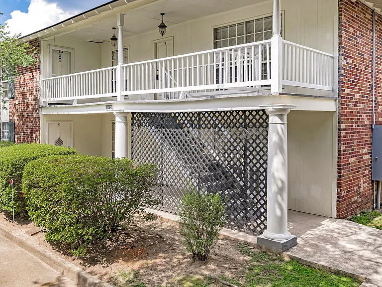 10426 Jefferson Hwy #H — Photo 1