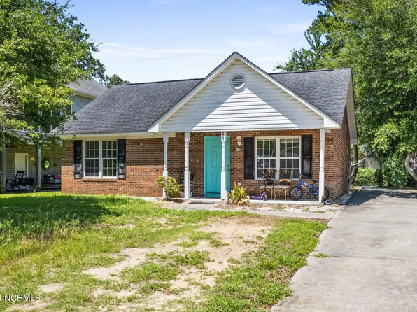 323 NE 47th Street, Oak Island, NC 28465