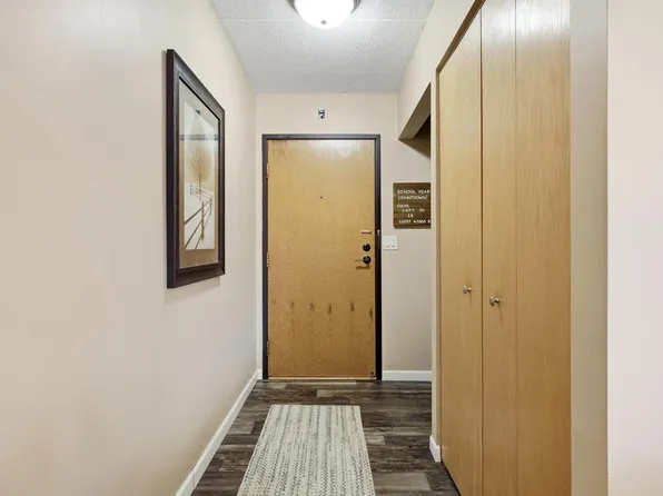 105 3rd St N APT 208, Moorhead, MN 56560