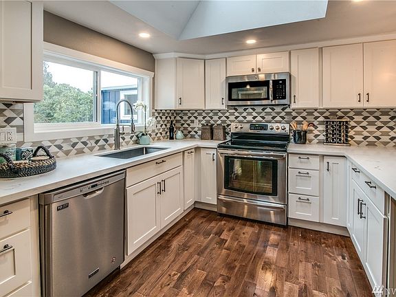 5th image of 17120 SE 35th St