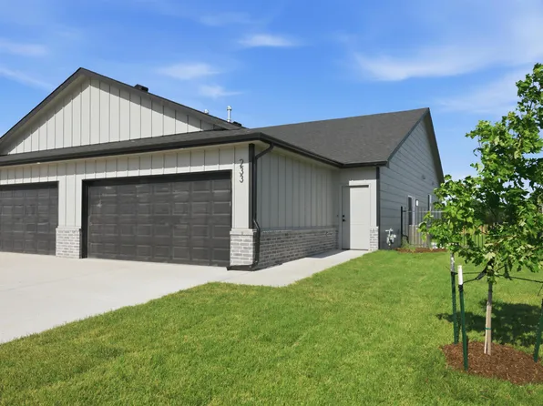 231-233 N Mendocino Ct, Goddard, KS 67052