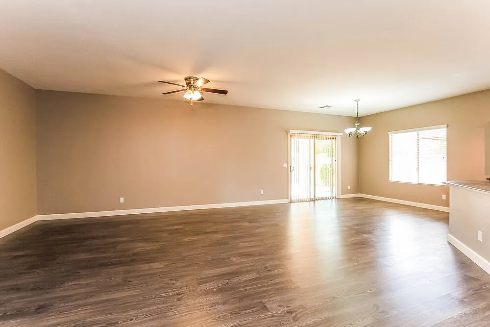 Building Photo - 14133 W Crocus Dr