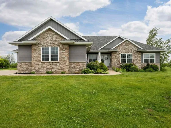 3352 Southridge Dr, Amana, IA 52203