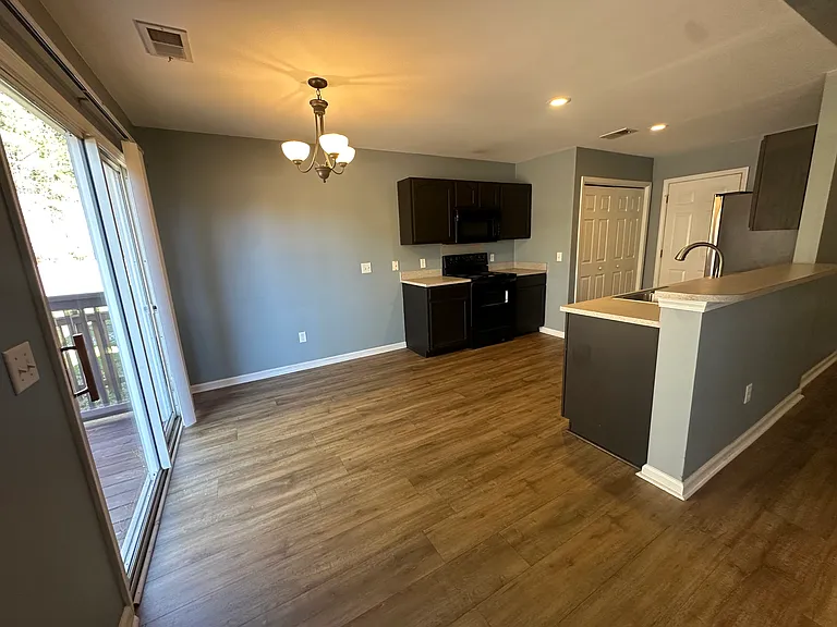 244 Avonshire Dr — Photo 13