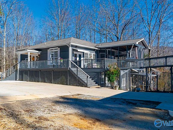 5th image of 305 Boulder Trl