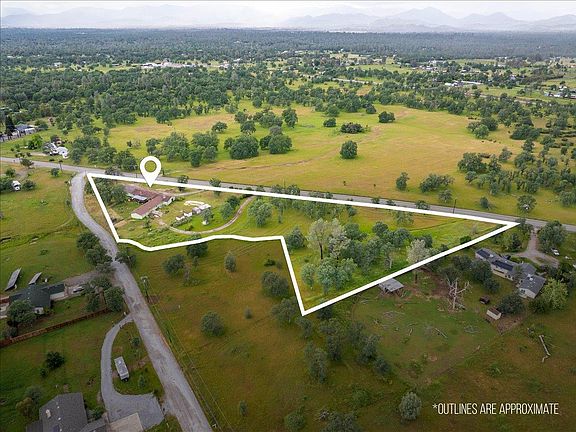 3rd image of 22189 Old Alturas Rd