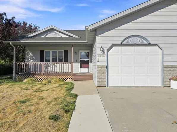 1836 Iron Horse Loop, Spearfish, SD 57783