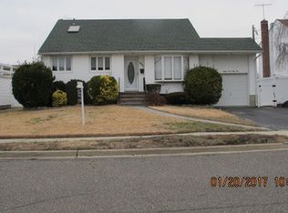 2991 Brentwood Ct, Wantagh, NY 11793