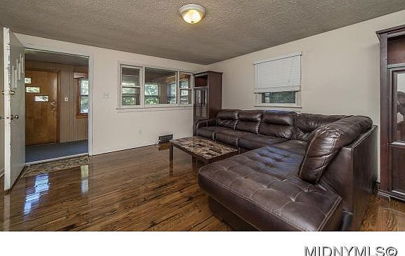 3rd image of 2319 Arnold Ave