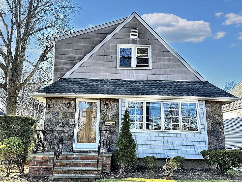 1st image of 601 Albert Street