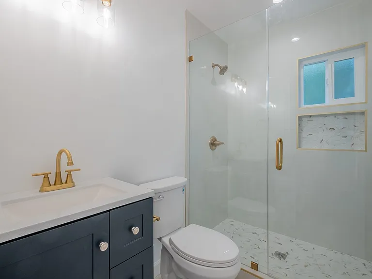 14418 Martha St — Photo 17