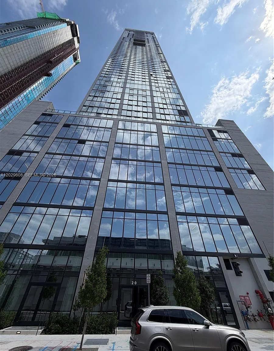 E11even Club Residences — Photo 2