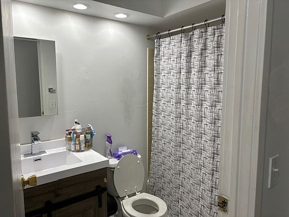 5th image of 101 Gregory St APT 12
