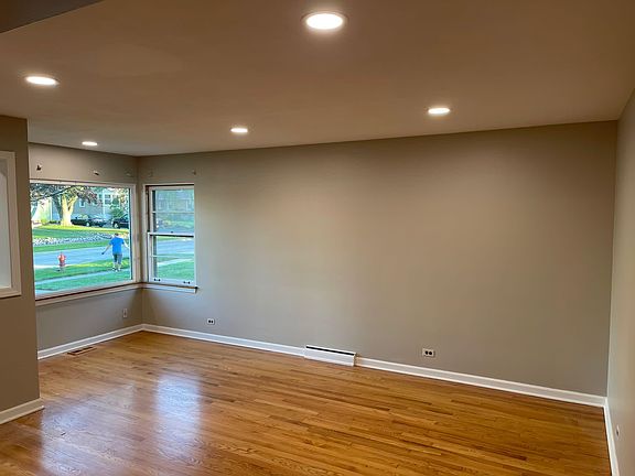5th image of 220 N Yale Ave