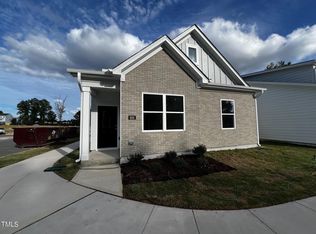 800 Dorset Stream Dr, Fuquay Varina, NC 27526
