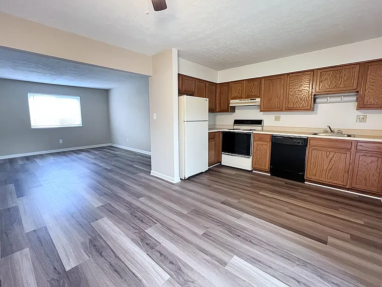 East Pointe Apartments — Photo 19