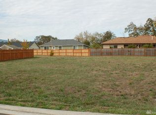 18 Petal Ln, Sequim, WA 98382