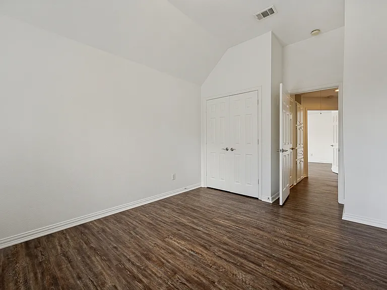 1419 Biltmore Ct — Photo 18