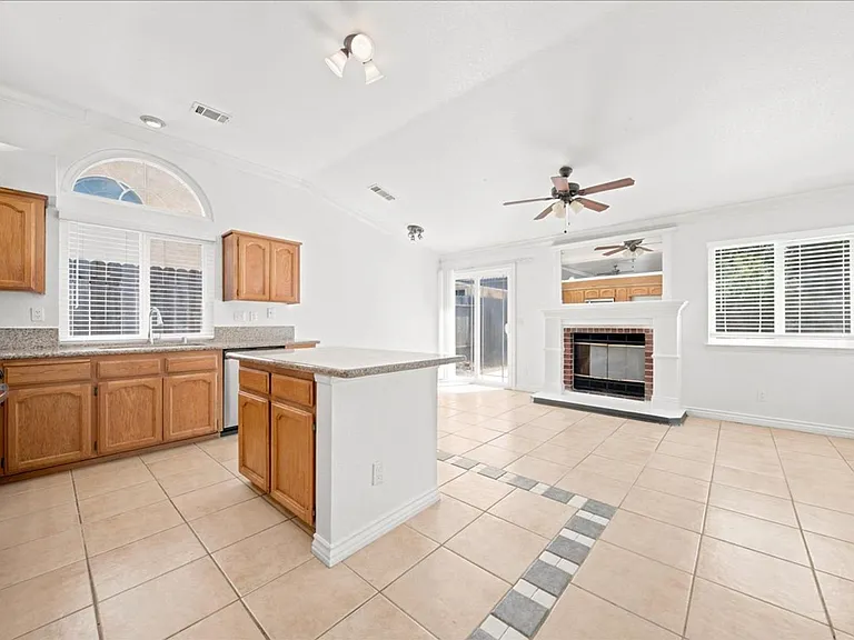 8408 Silver Run Way — Photo 7