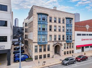 828 Milwaukee "Comstock" - B, Milwaukee, WI 53202