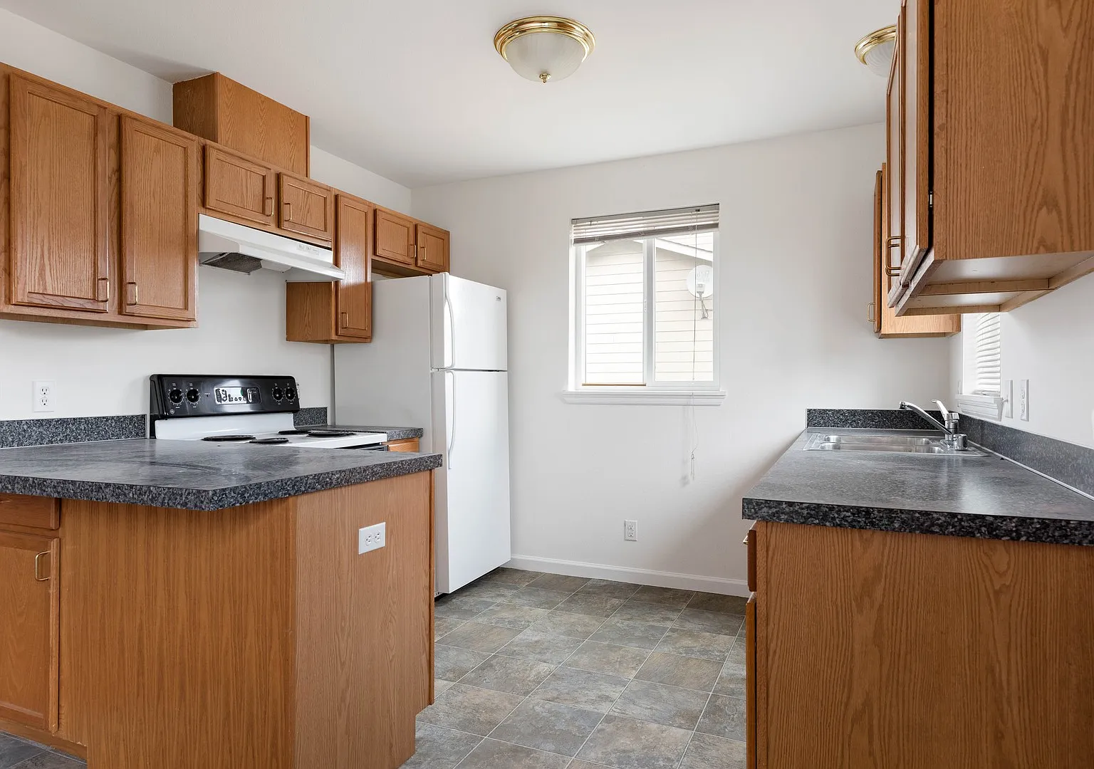0851-1414 NW Elwha St — Photo 1