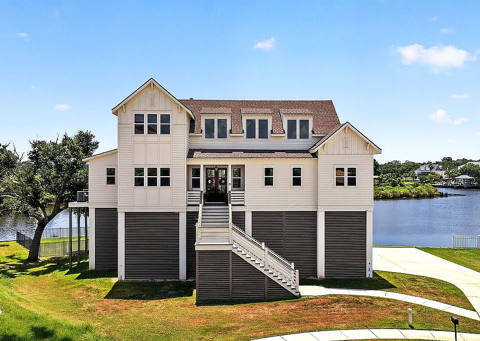 1st image of 8 Rivers Bend Dr