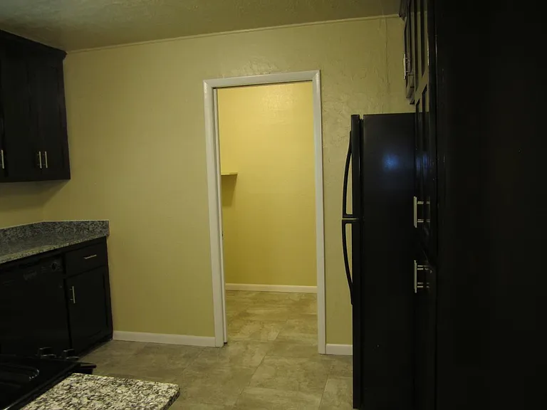 1530 Melrose Dr — Photo 7