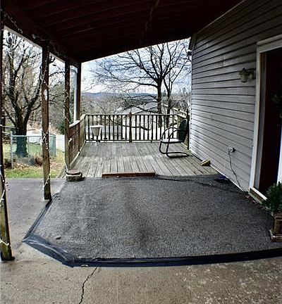 4th image of 1130 Arlington Ave